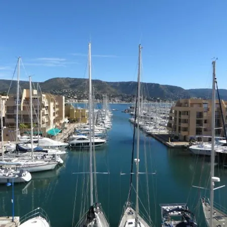 T2 3 Etoiles A La Faviere Avec Piscine Et Parking - Fr-1-610-4