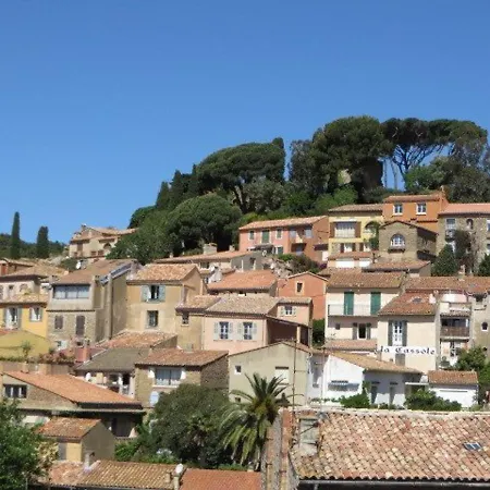 T2 3 Etoiles A La Faviere Avec Piscine Et Parking - Fr-1-610-4 Appartement *