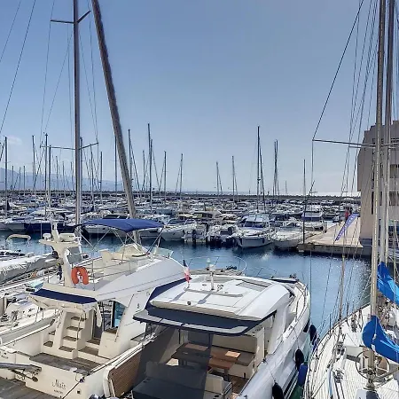 T2 3 Etoiles A La Faviere Avec Piscine Et Parking - Fr-1-610-4 Appartement