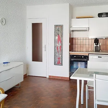 T2 3 Etoiles A La Faviere Avec Piscine Et Parking - Fr-1-610-4 *