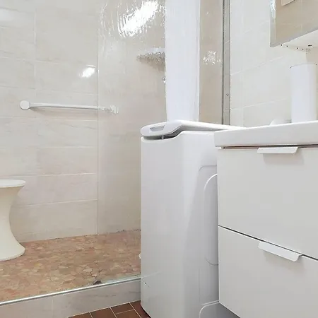 Daire T2 3 Etoiles A La Faviere Avec Piscine Et Parking - Fr-1-610-4